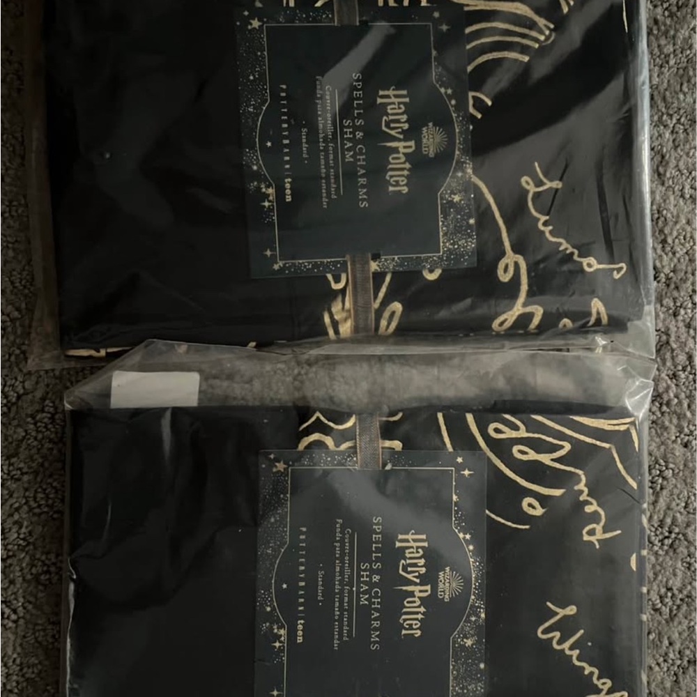 Pottery Barn Teen Black and Gold Harry Potter Bedding